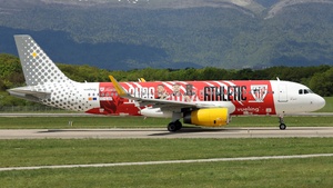 Photo of EC-LUO - Airbus A320-232 operated by Vueling