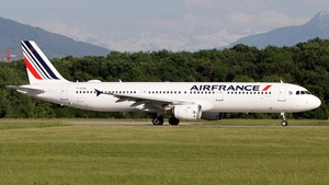 Photo of F-GTAU - Airbus A321-212 operated by Air France