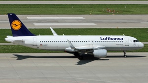 Photo of D-AIUY - Airbus A320-214 operated by Lufthansa