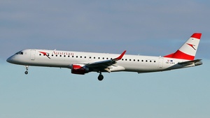Photo of OE-LWG - Embraer ERJ-195LR operated by Austrian Airlines