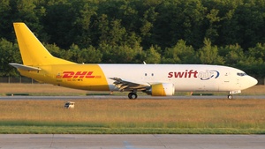Photo of EC-MFE - Boeing 737-476(SF) operated by Swiftair