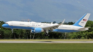 Photo of 99-0003 - Boeing C-32A operated by US Air Force