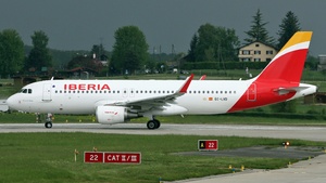 Photo of EC-LVD - Airbus A320-216 operated by Iberia