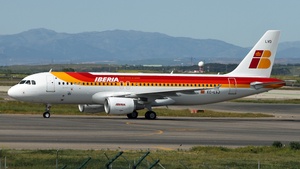 Photo of EC-LVD - Airbus A320-216 operated by Iberia