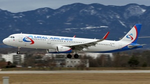 Photo of VP-BSY - Airbus A321-231 operated by Ural Airlines