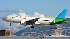 Photo of EC-KDT - Airbus A320-216 operated by Vueling