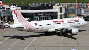 Photo of TS-IMU - Airbus A320-214 operated by Tunisair