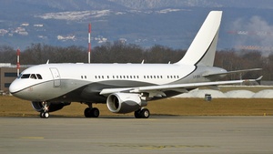 Photo of LX-GVV - Airbus A319-115(CJ) operated by Global Jet Luxembourg