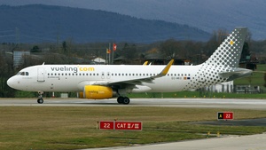 Photo of EC-MKO - Airbus A320-232 operated by Vueling
