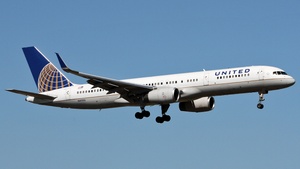 Photo of N41135 - Boeing 757-224 operated by United Airlines