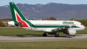 Photo of EI-IMO - Airbus A319-112 operated by Alitalia