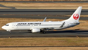 Photo of JA326J - Boeing 737-846 operated by Japan Airlines