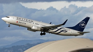 Photo of N381DN - Boeing 737-832 operated by Delta Air Lines