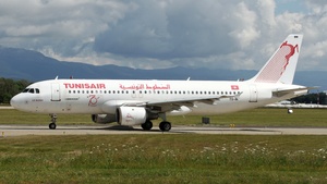 Photo of TS-IMM - Airbus A320-211 operated by Tunisair