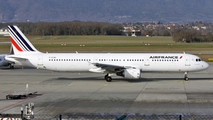 Photo of F-GTAK - Airbus A321-212 operated by Air France