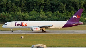 Photo with serial 25054 - Boeing 757-236(SF)