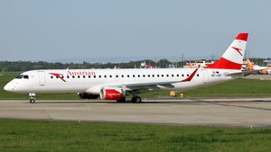 Photo of OE-LWP - Embraer ERJ-195LR operated by Austrian Airlines