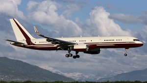Photo of N770BB - Boeing 757-2J4 operated by Yucaipa Companies