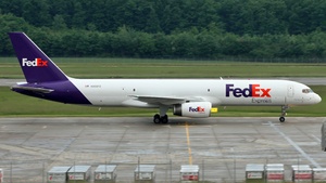 Photo of N968FD - Boeing 757-28A(SF) operated by FedEx