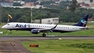 Photo of PR-AUK - Embraer ERJ-195LR operated by Azul