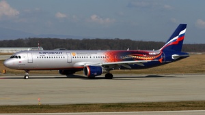 Photo of VP-BTL - Airbus A321-211 operated by Aeroflot