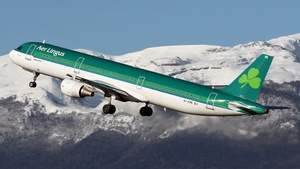 Photo of EI-CPE - Airbus A321-211 operated by Aer Lingus