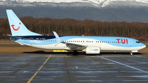 Photo of G-FDZT - Boeing 737-8K5 operated by TUI Airways
