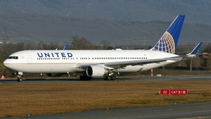 Photo of N661UA - Boeing 767-322(ER) operated by United Airlines