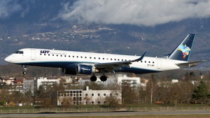 Photo of SP-LNN - Embraer ERJ-195AR operated by LOT Polish Airlines
