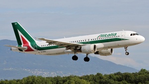 Photo of EI-DSU - Airbus A320-216 operated by Alitalia