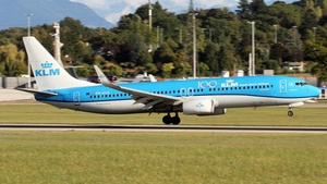 Photo of PH-HSD - Boeing 737-8K2 operated by KLM Royal Dutch Airlines