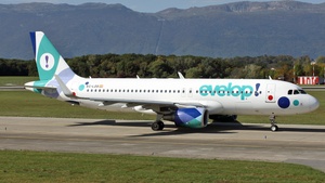 Photo of EC-LZD - Airbus A320-214 operated by Evelop