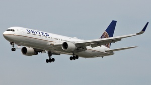 Photo of N669UA - Boeing 767-322(ER) operated by United Airlines