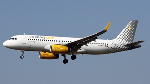 Photo of EC-MBS - Airbus A320-232 operated by Vueling