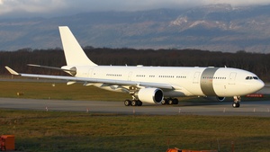 Photo of A7-HHM - Airbus A330-202 operated by Qatar Amiri Flight