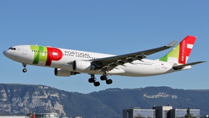 Photo of CS-TOM - Airbus A330-202 operated by TAP Air Portugal