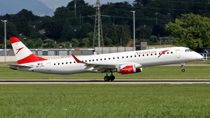Photo of OE-LWJ - Embraer ERJ-195LR operated by Austrian Airlines