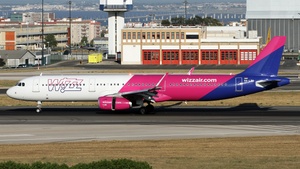 Photo of HA-LTA - Airbus A321-231 operated by Wizz Air