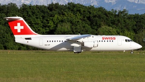 Photo of HB-IXP - British Aerospace Avro RJ100 operated by Swiss International Air Lines