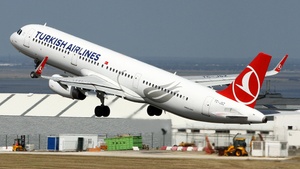 Photo of TC-JSZ - Airbus A321-231 operated by Turkish Airlines