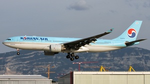 Photo of HL8276 - Airbus A330-223 operated by Korean Air