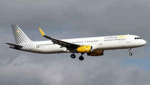 Photo of EC-MGY - Airbus A321-231 operated by Vueling