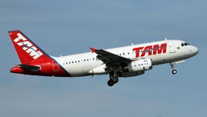 Photo of PT-TML - Airbus A319-132 operated by TAM Linhas Aéreas