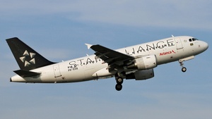 Photo of PR-AVB - Airbus A319-115 operated by Avianca Brasil