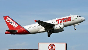 Photo of PT-TMB - Airbus A319-132 operated by TAM Linhas Aéreas