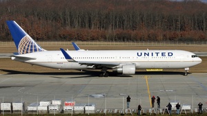 Photo of N665UA - Boeing 767-322(ER) operated by United Airlines