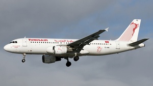 Photo of TS-IMG - Airbus A320-211 operated by Tunisair