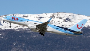 Photo of G-BYAY - Boeing 757-204 operated by TUI Airways