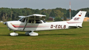 Photo of D-EDLB - Cessna 172S Skyhawk SP operated by Canair