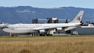 Photo of A7-HHK - Airbus A340-211 operated by Qatar Amiri Flight